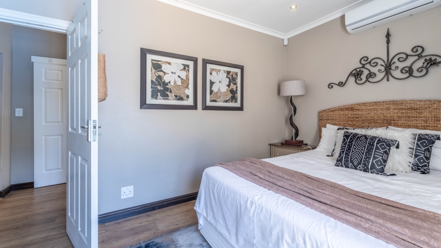 5 Bedroom Property for Sale in Parklands Western Cape